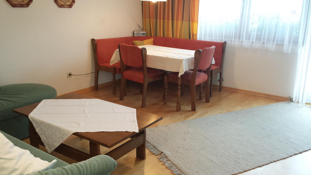 Haus Fichtenstamm ゼーフェルト・イン・チロル 部屋 写真